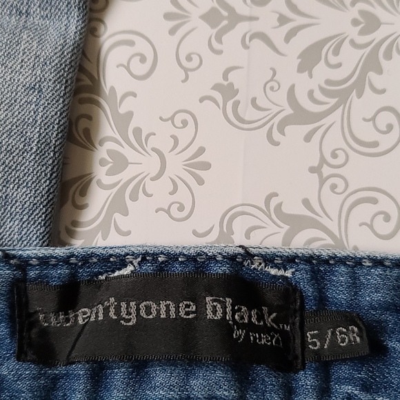 Twenty one black slim boot jeans size 5/6 - Picture 4 of 9